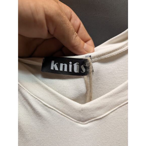 KNITIS casual white short sleeve Tee t-shirt womens Size Medium V-Neck - Picture 3 of 5